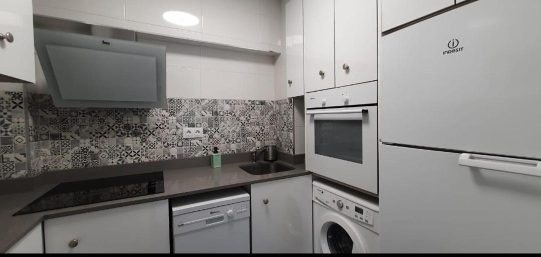Апартаменты Apartamento Playa San Lorenzo Хихон Экстерьер фото